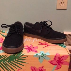 Size 6, Nike SB’s
